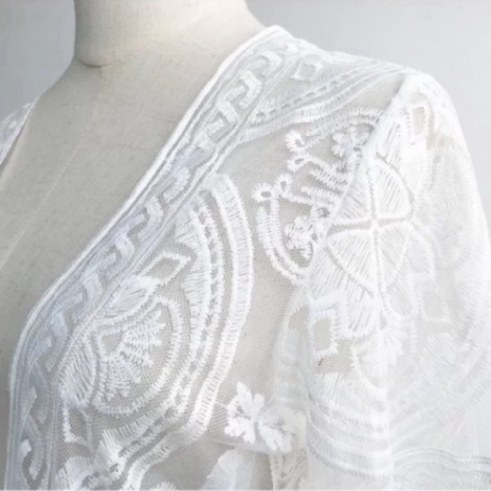 SOLD OUT White Bohemian Scalloped Embriodered Duster Kimono - Picture 6 of 8